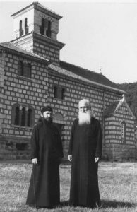 Беседа владике Артемија уочи празника Благовести 1995. године у манастиру Ћелије